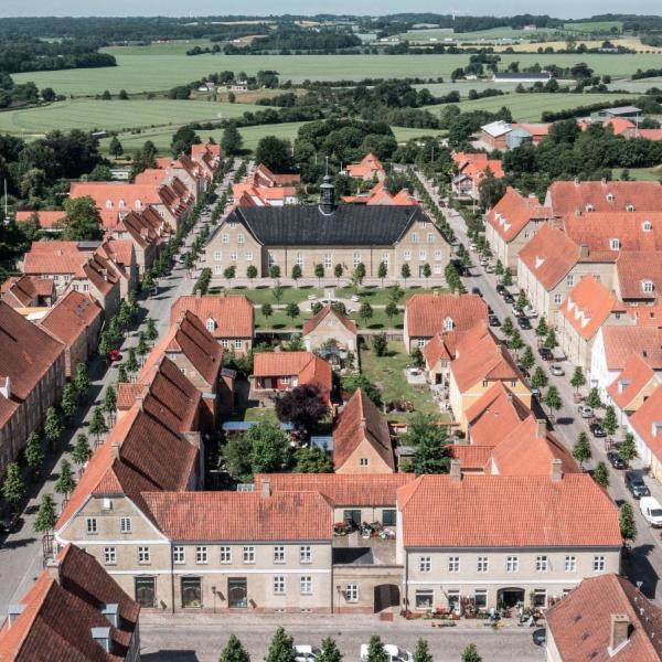 Luftfoto af Christiansfeld bymidte